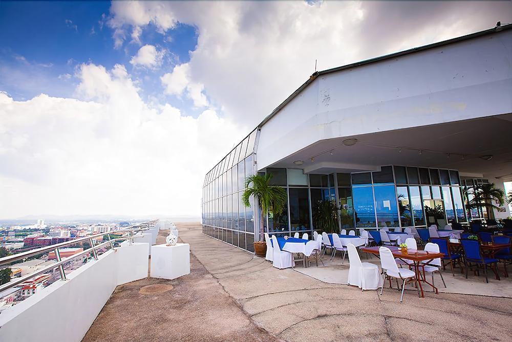 Mark Land Pattaya Beach Exterior foto