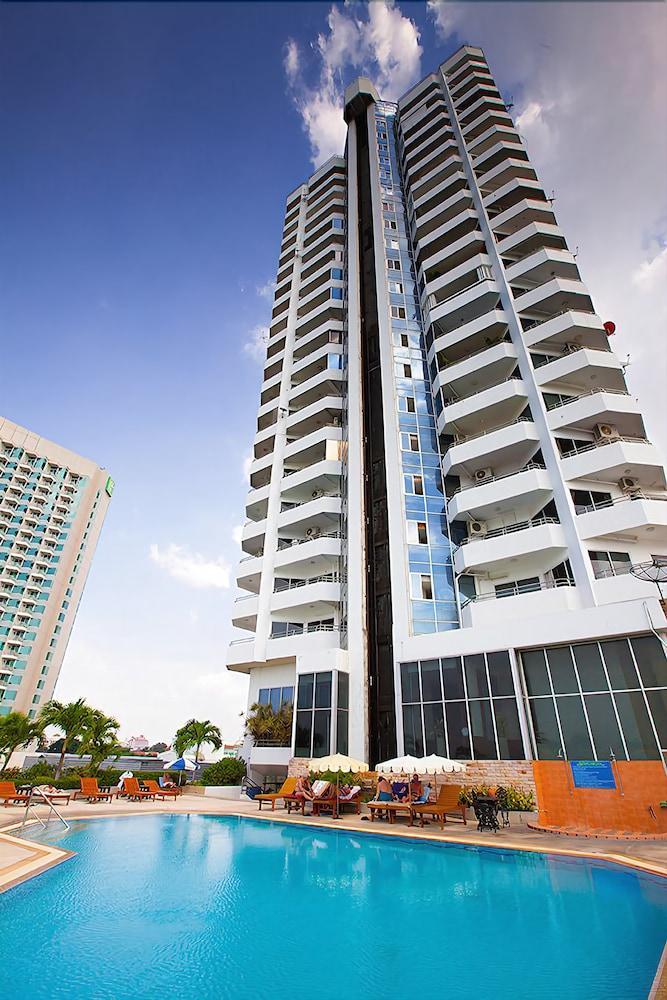 Mark Land Pattaya Beach Exterior foto