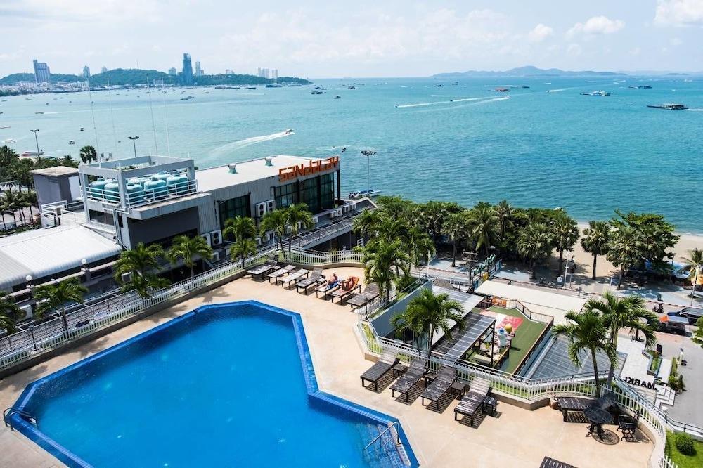 Mark Land Pattaya Beach Exterior foto