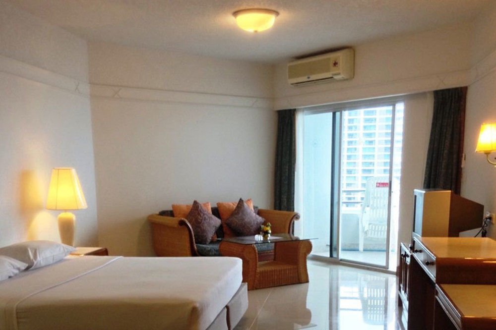 Mark Land Pattaya Beach Exterior foto